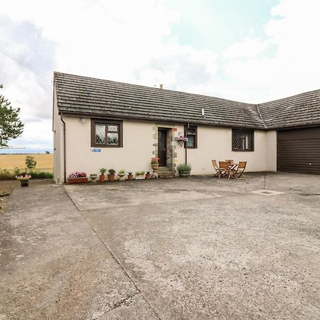 Courtyard Cottage Duns Exterior photo