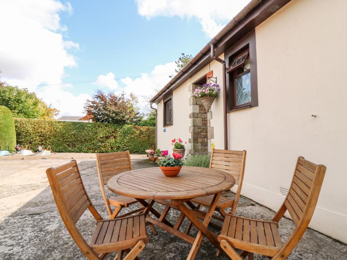 Courtyard Cottage Duns Exterior photo