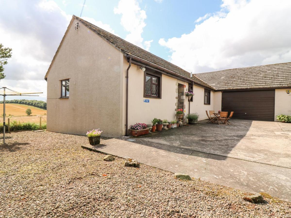 Courtyard Cottage Duns Exterior photo